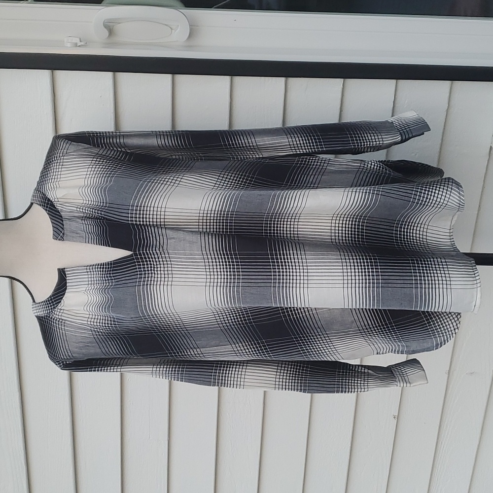 Loft Plaid Pattern Lightweight V-Neck Longsleeve … - image 1